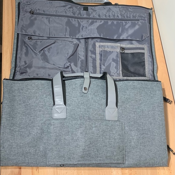 Detroit Red Wings Modoker Convertible Garment Bag - Picture 4 of 4